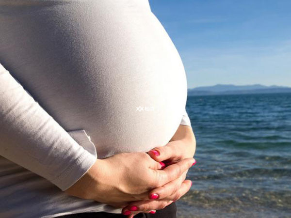 孕妇肚子变黑不是怀的女孩