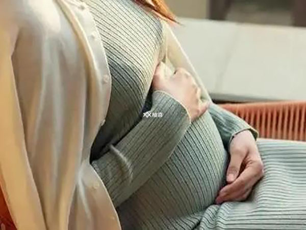 怀孕肚子小而紧不是生男孩