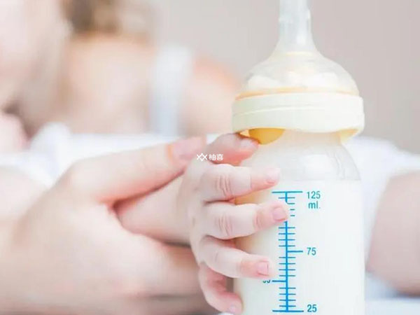 给婴儿断奶的正确方法