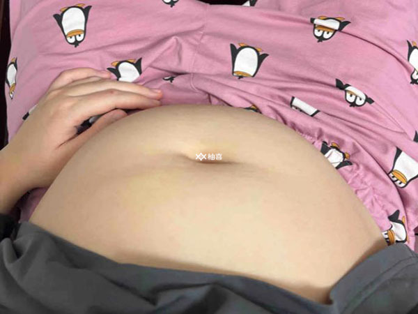 怀孕和赘肉平躺是什么样的